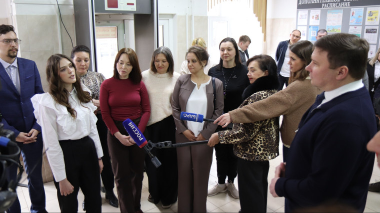 Глава города Иванова Максим Комиссаров посетил социальные учреждения.