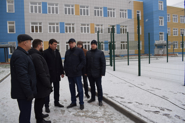 Завершается строительство школьного корпуса 44-й гимназии в Суховке.