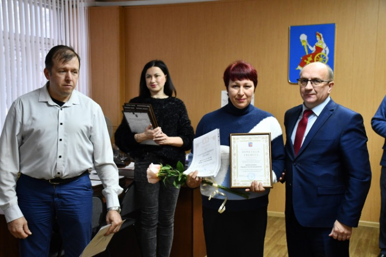 В Иванове с профессиональным праздником поздравили работников транспорта.