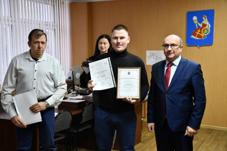 В Иванове с профессиональным праздником поздравили работников транспорта.