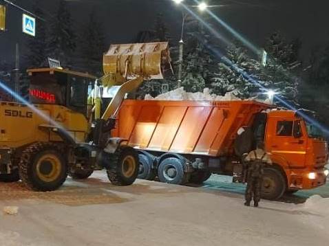 В ночь с 5 на 6 декабря в работах по уборке города Иванова были задействованы 58 единиц спецтехники.