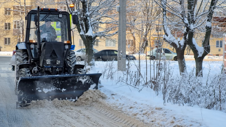 Расчистку дорог частного сектора контролируют депутаты Ивановской городской Думы, активисты ТОС и представители общественности.