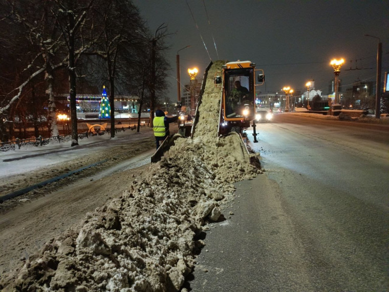 С начала сезона с улиц города уже вывезено свыше 22 тысяч кубометров снега.