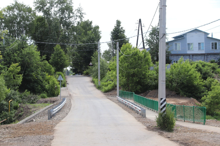 В Авдотьине завершили ремонт моста через Дюковский ручей.