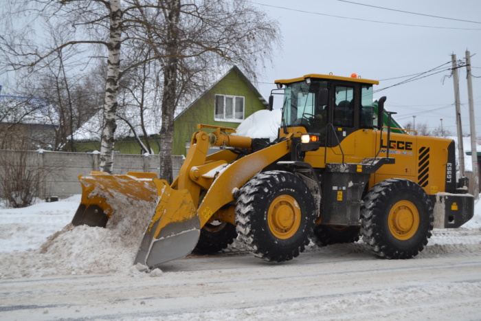 Контрольные мероприятия по очистке города от снега проходят во всех районах.